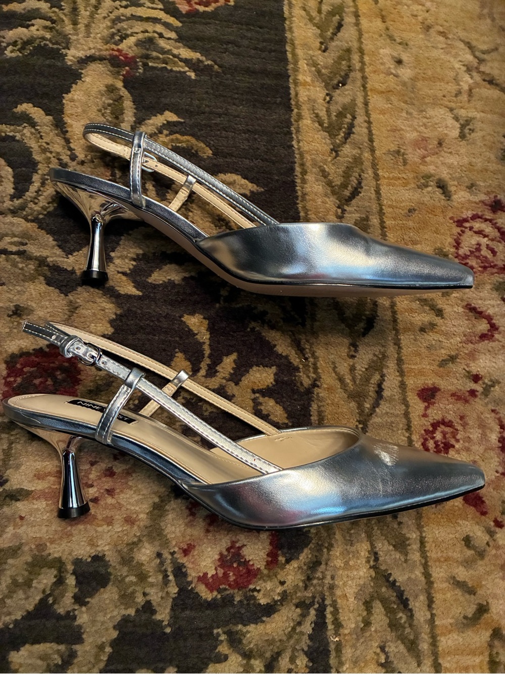 Nine West Wedding Formal Metallic Silver Pointed Slingback Feminine Heels. 9.5